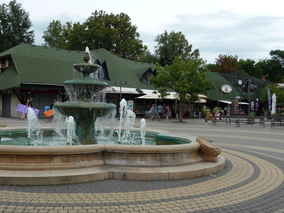 Nadas Tarsashaz Balatonlelle Exterior photo